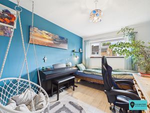Bedroom- click for photo gallery